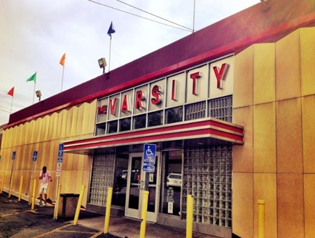 The Varsity, dogs allowed restaurants in Atlanta, pet friendly restaurants in Atlanta Georgia